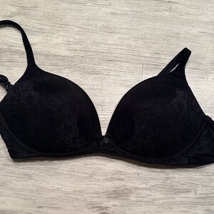 Victoria's Secret Body By Victoria Black Lace Bra